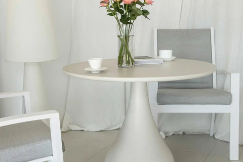 Cordoba round design table in concrete