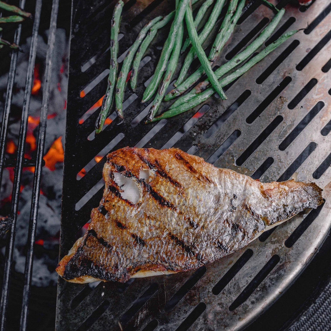 Half Moon SS Cooking Grate (Fish &amp; Veg) - Classic Joe ® - BBQ STORE MALTA