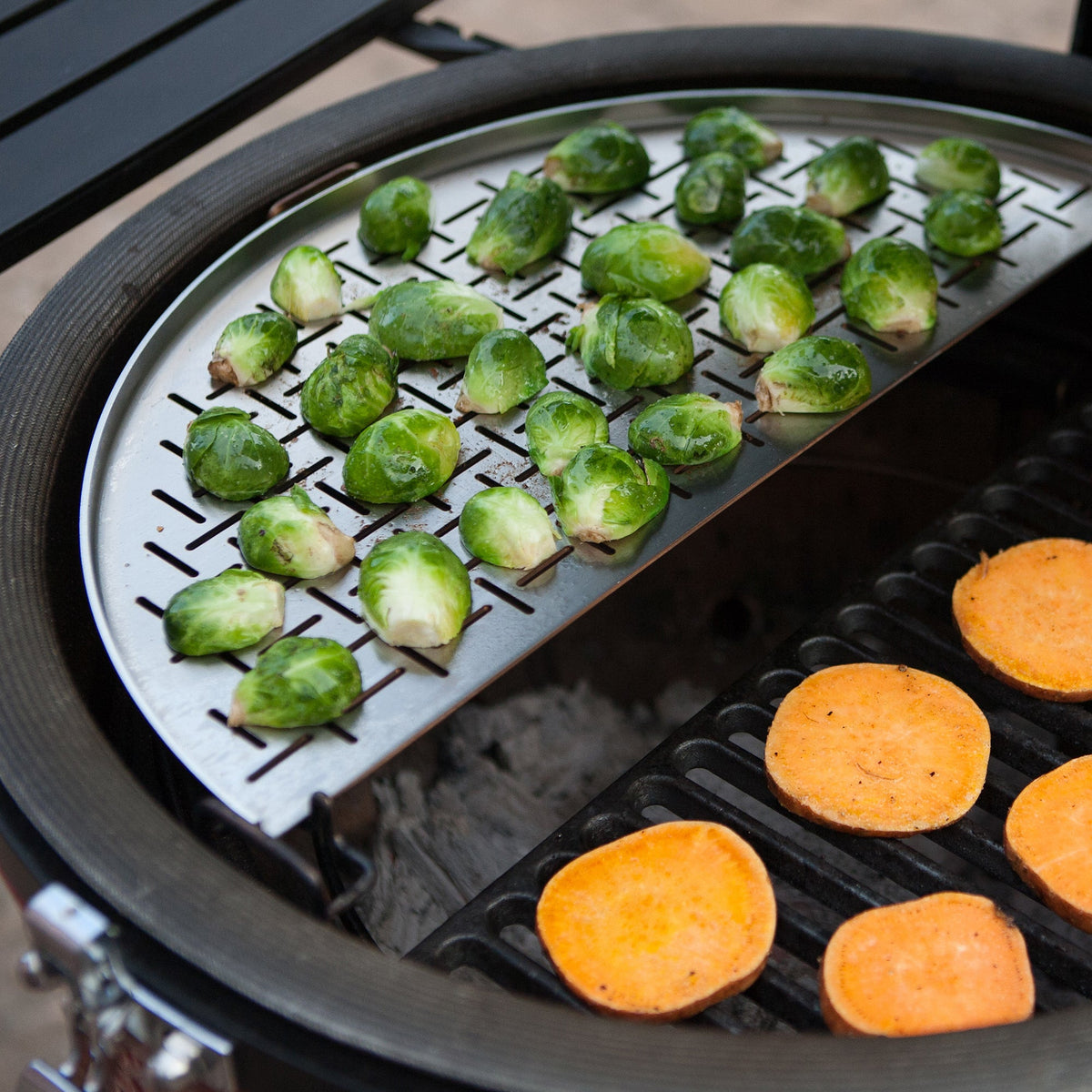 Half Moon SS Cooking Grate (Fish & Veg) - Classic Joe ® - BBQ STORE MALTA