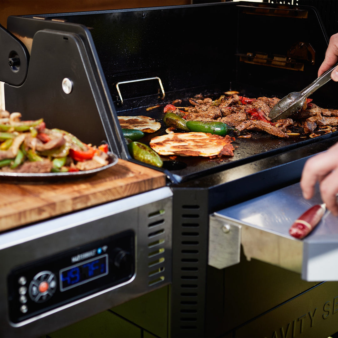 Masterbuilt® - Gravity Series™ 800 Digital Charcoal Griddle, BBQ &amp; Smoker - BBQ STORE MALTA